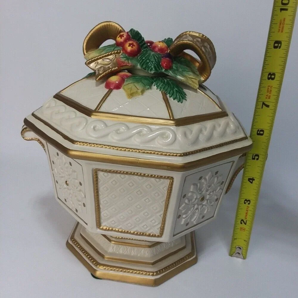 Fitz and Floyd Soup Tureen Snowy Woods Covered Dish Holiday Decor Octagon‎